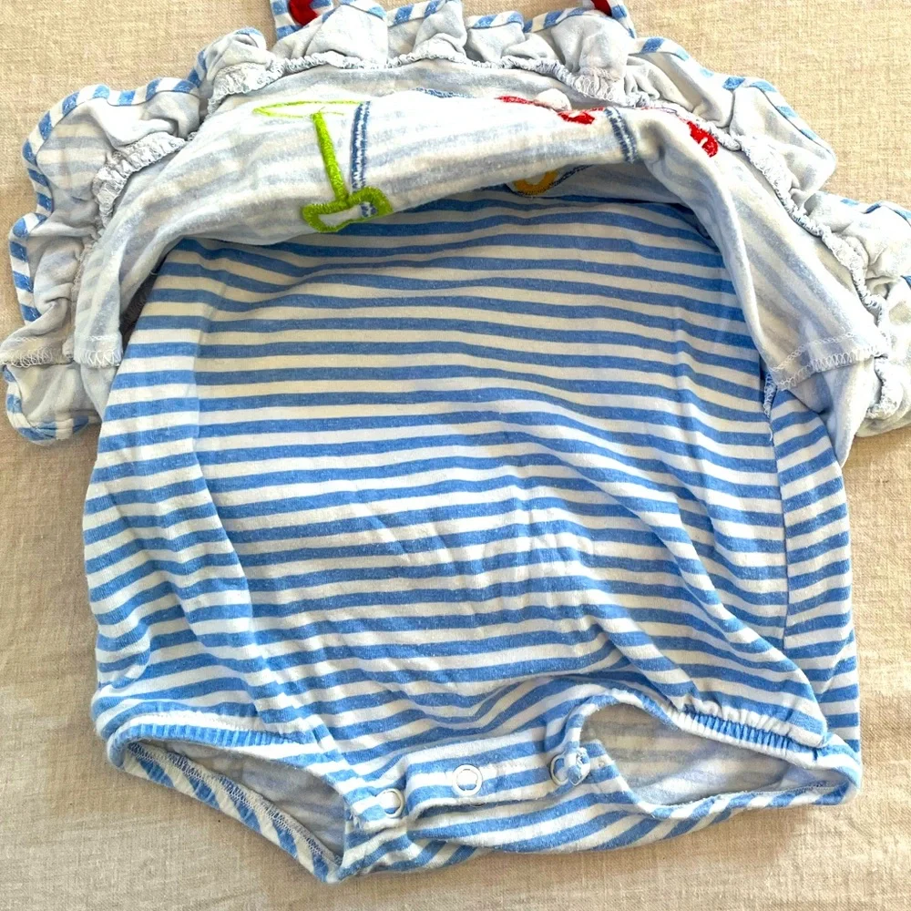 SOLD- Bailey Boys baby girl beach summer bubble romper onesie, size 6m - Picture 4 of 6